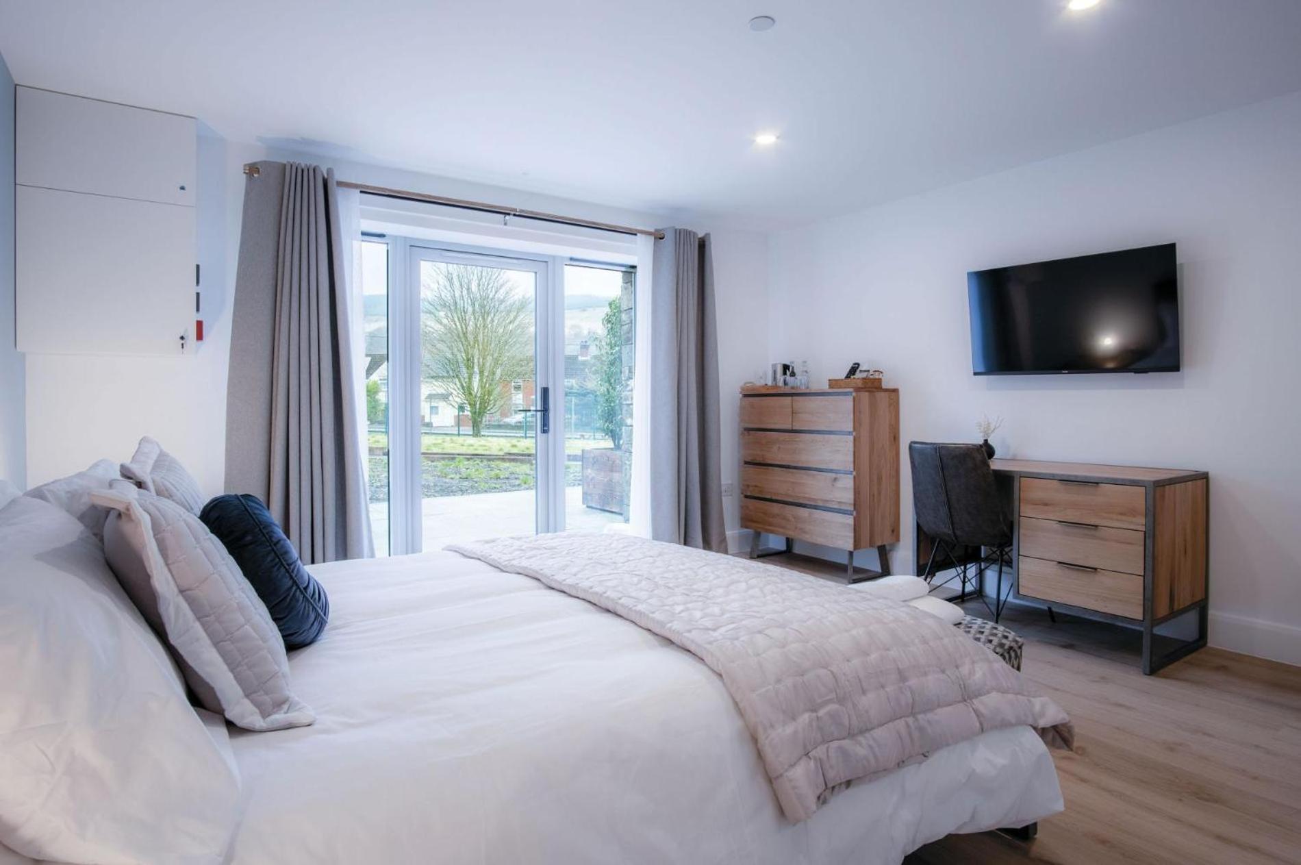 Suite 6 - Sleeping Giant Hotel - Pen Y Cae Inn Brecon Exteriör bild